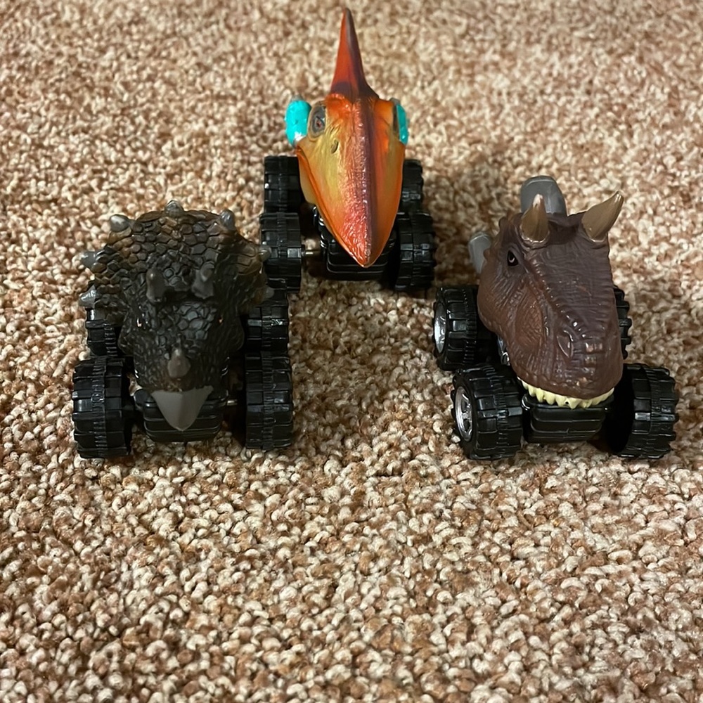 3 Dinosaur Head Pull Back cars